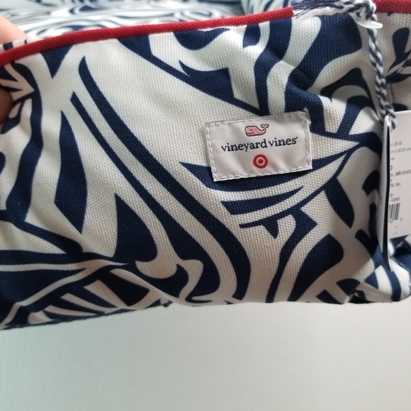 vineyard vines dog bed